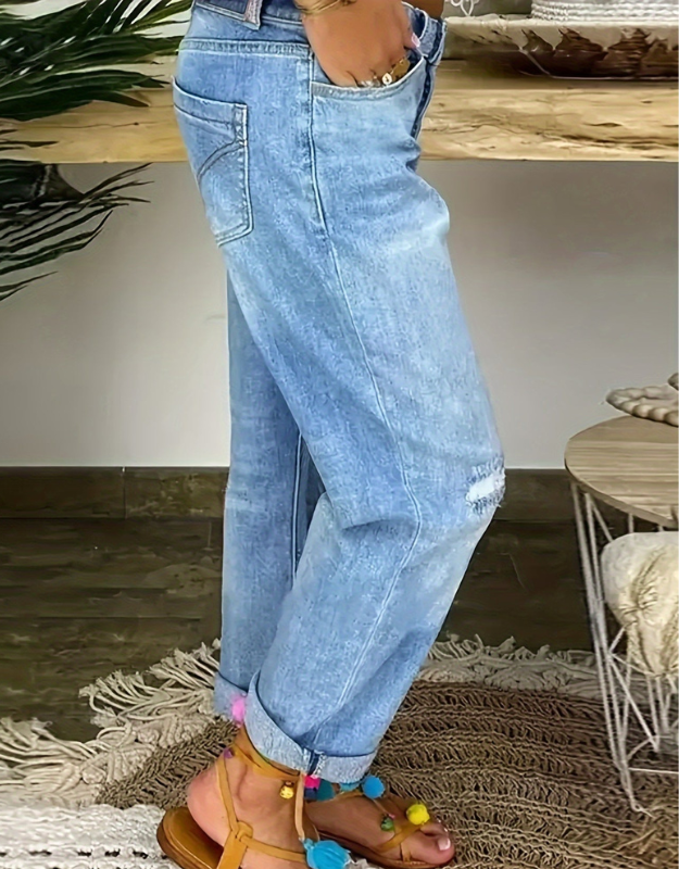 SABRINA - WORN AND BAGGY JEANS